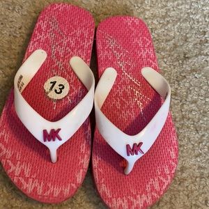 MK - PINK AND WHITE FLIP FLOPS